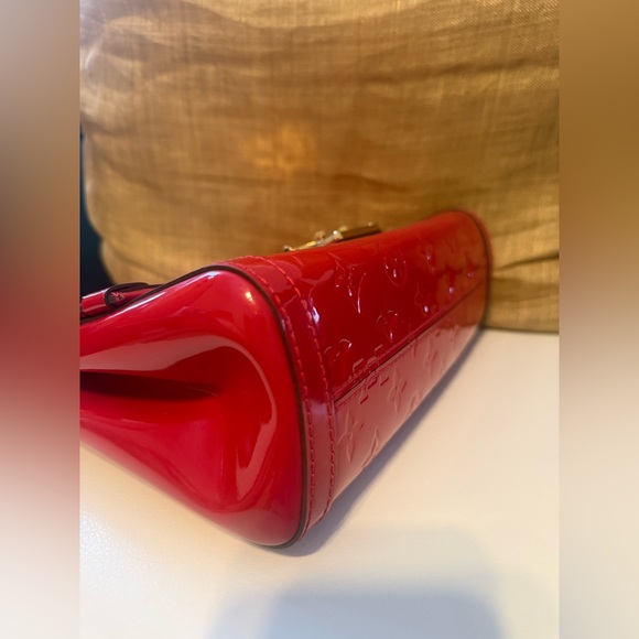 Louis Vuitton Venice Bag in Vibrant Red Monogram Vernis - Picture 6 of 13